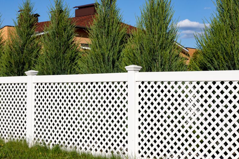 Trellis Fence Construction in Kansas City, KS